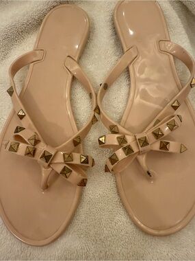Bow-Accent Jelly Thong Sandals in Blush